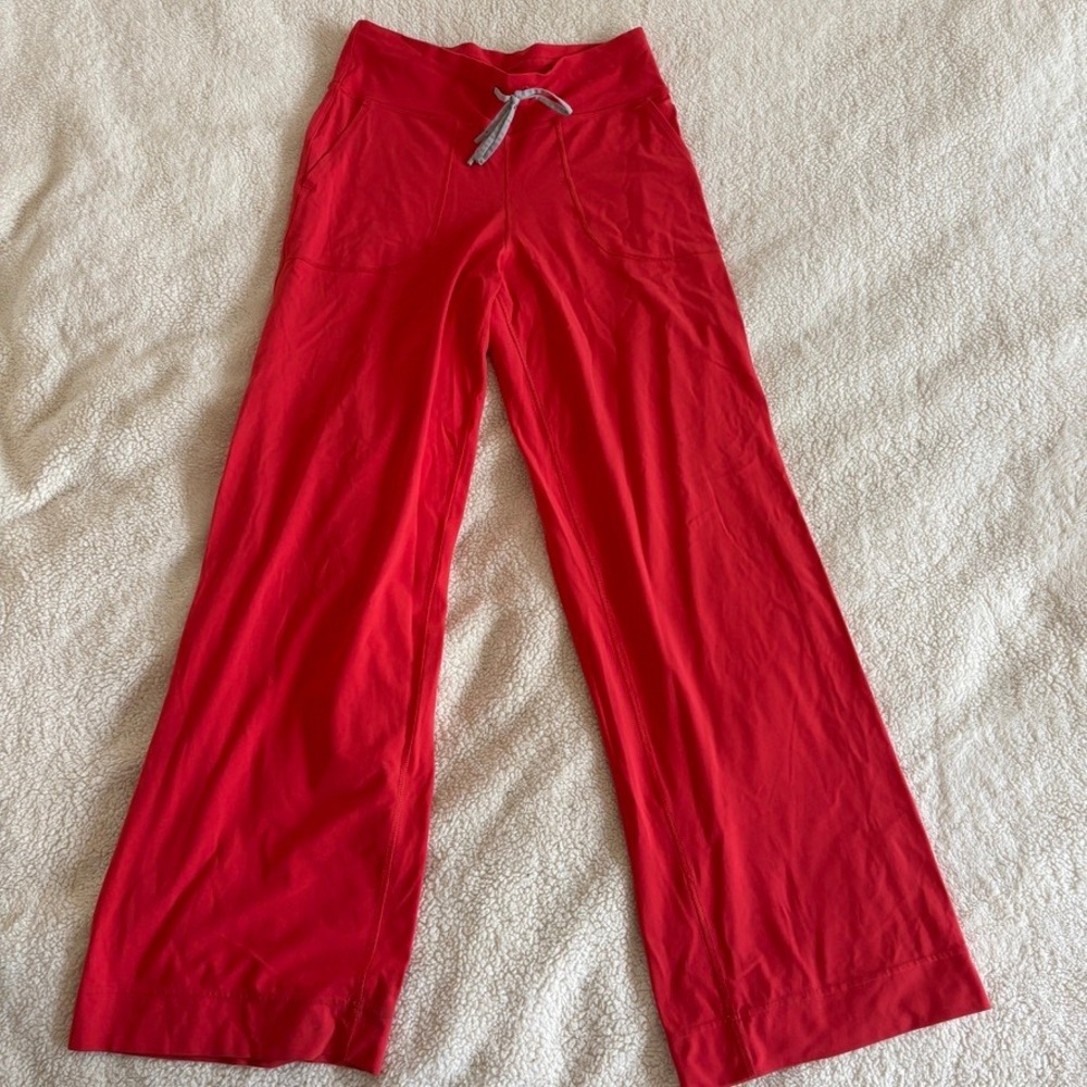 Lululemon Throwback Still Pant Carnation Red Women's 8 Wide‎ Leg high Rise